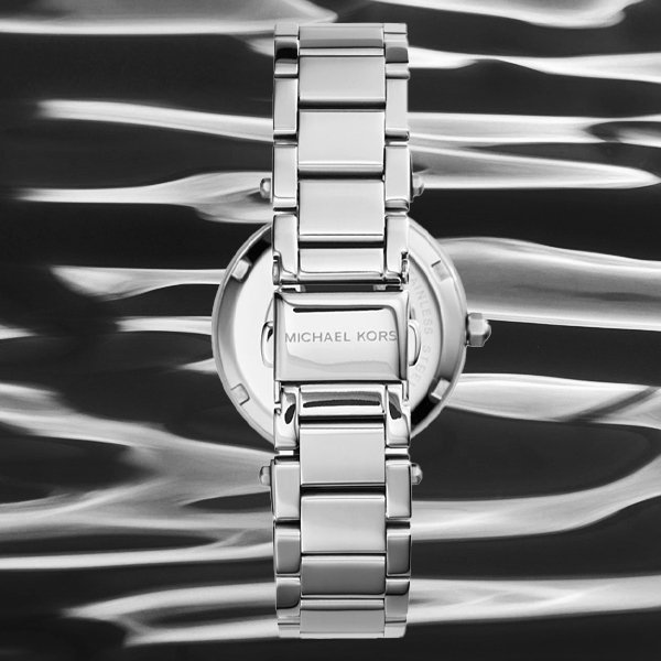 Klasyczna bransoleta łączy swobodę i elegancję dla zegarka Michael Kors MK5615