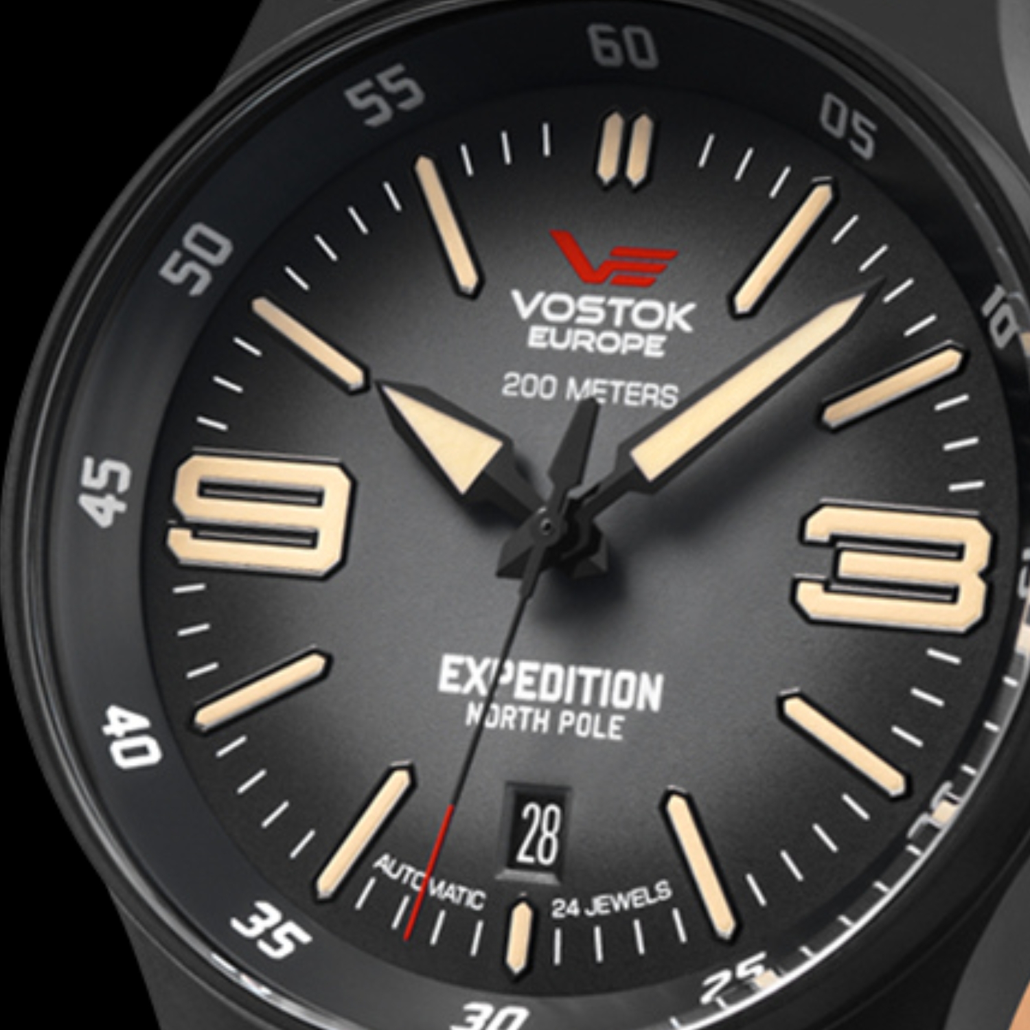 Czytelna tarcza w zegarku Vostok Europe Expedition North Pole 1 Automatic 43mm YN55-592C554