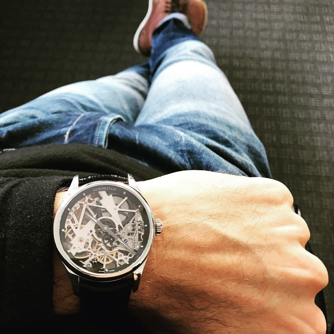Zegarek Aerowatch RENAISSANCE SKELETON FIR TREE na męskim nadgarstku