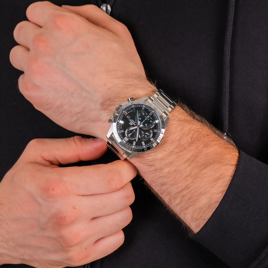 Zegarek z funkcjami chronografu