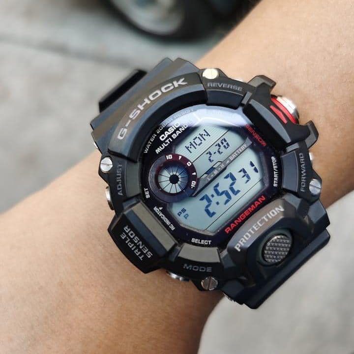 Zegarek GW-9400-1ER G-SHOCK Casio RANGEMAN na męskim nadgarstku