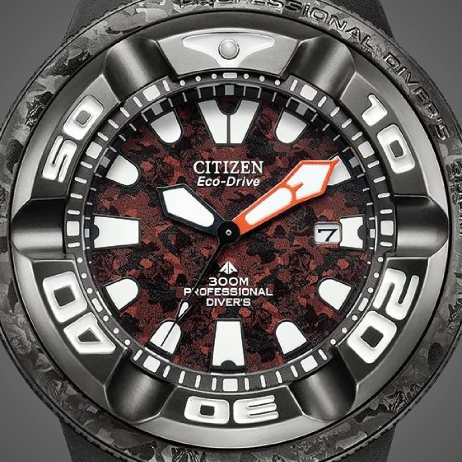 Czarno-czerwona tarcza w zegarku Citizen Promaster Marine Godzilla BJ8059-03Z