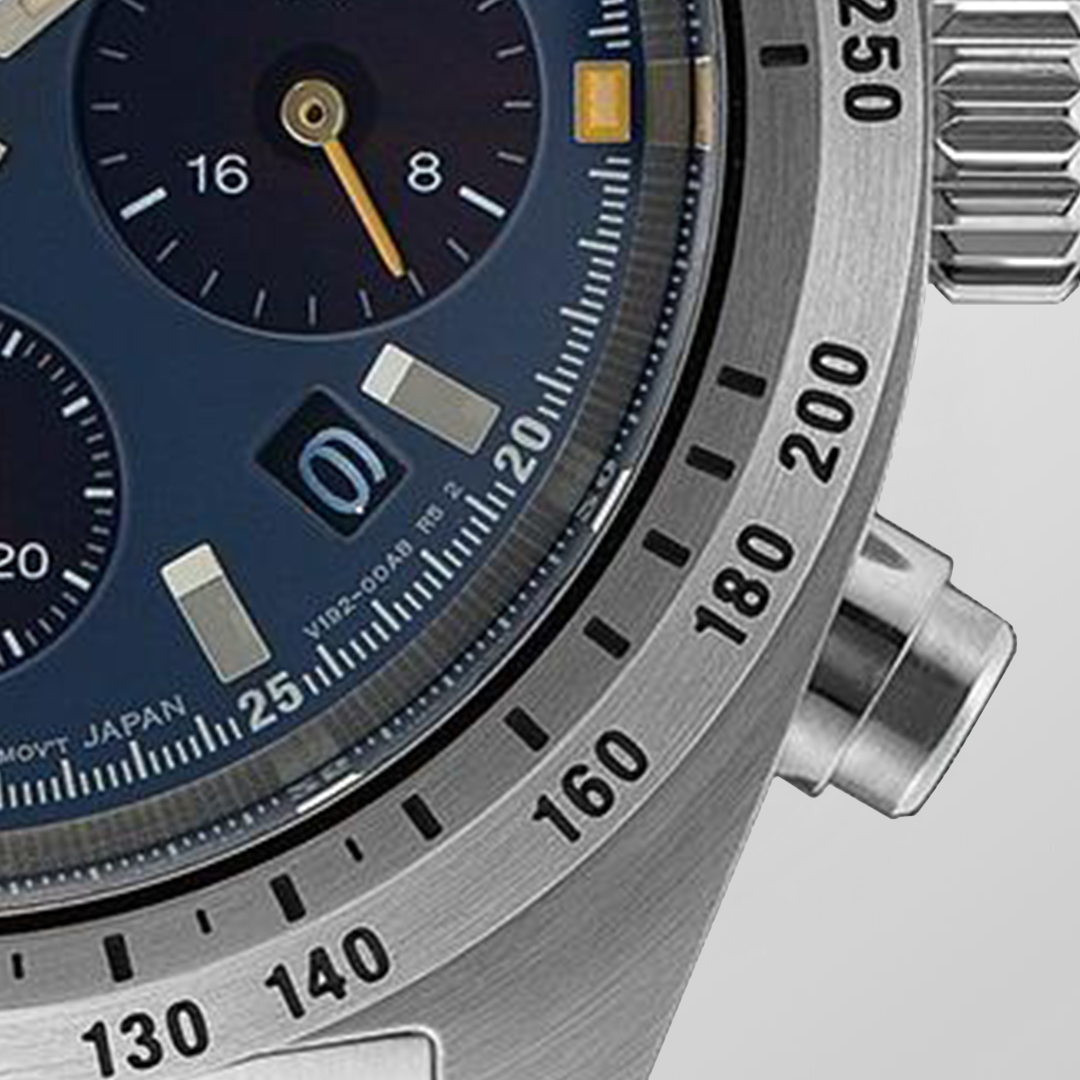Datownik na tarczy Seiko Prospex Speedtimer HBJ008P1