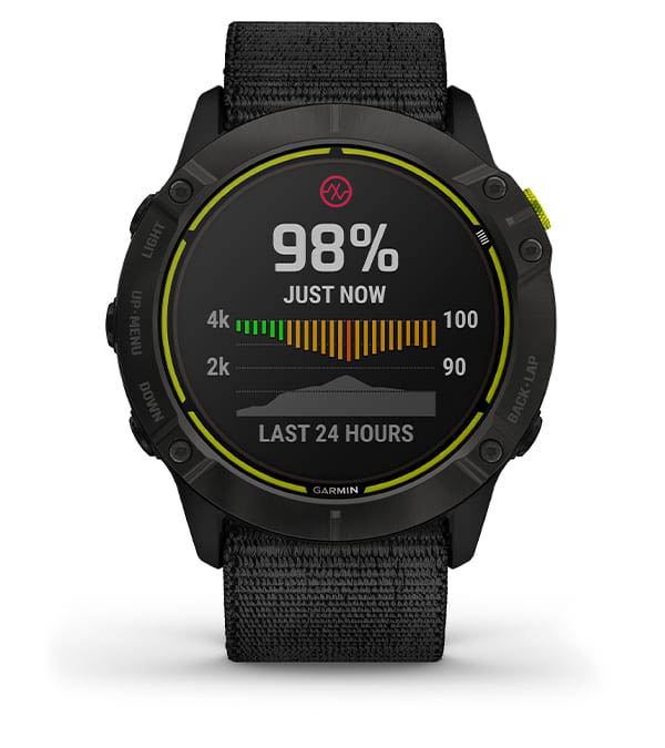 Smartwatch Garmin z wyświetlaczem pokazującym stan naładowania 98 procent i grafikę aktywności z ostatnich 24 godzin.