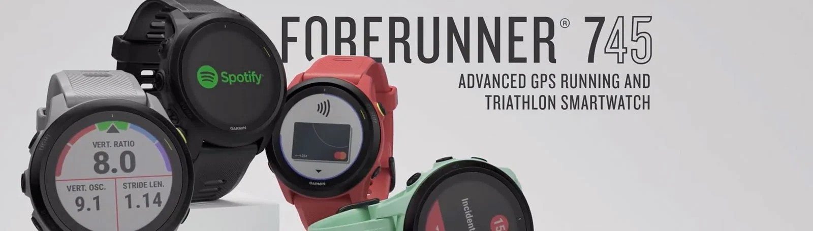 Zegarek Garmin Forerunner 745 w kolorze miętowym, idealny do biegania i monitorowania aktywności.