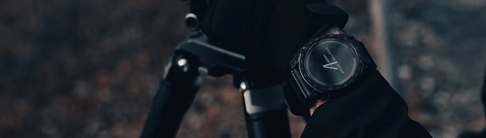 Zegarek Garmin Tactix 7 Pro Ballistics z funkcjami nawigacyjnymi i militarnymi.