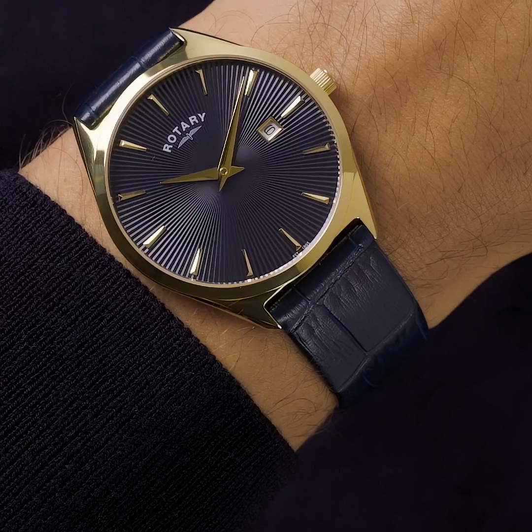 Granatowa tarcza w złotej kopercie zegarka Rotary Ultra Slim GS08013/05