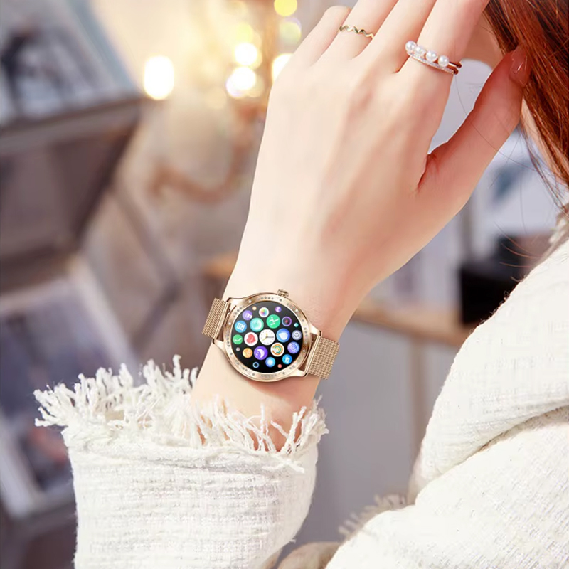 Wielofunkcyjny smartwatch Hagen z funkcją gier, muzyki i pilota aparatu