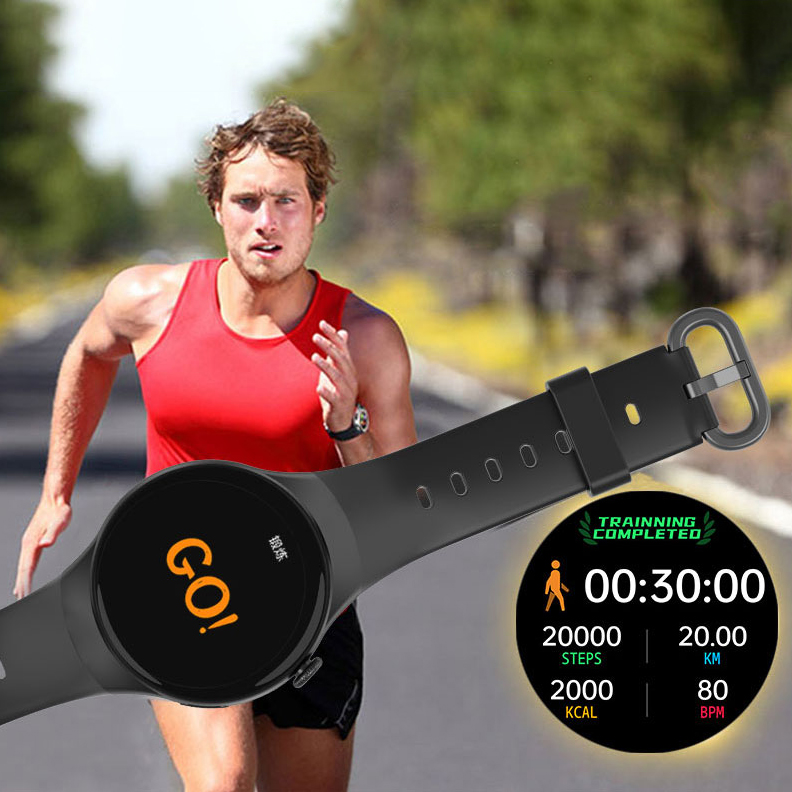 Mężczyzna biega na drodze, a obok widoczny jest smartwatch Hagen HC21 pokazujący statystyki treningu.