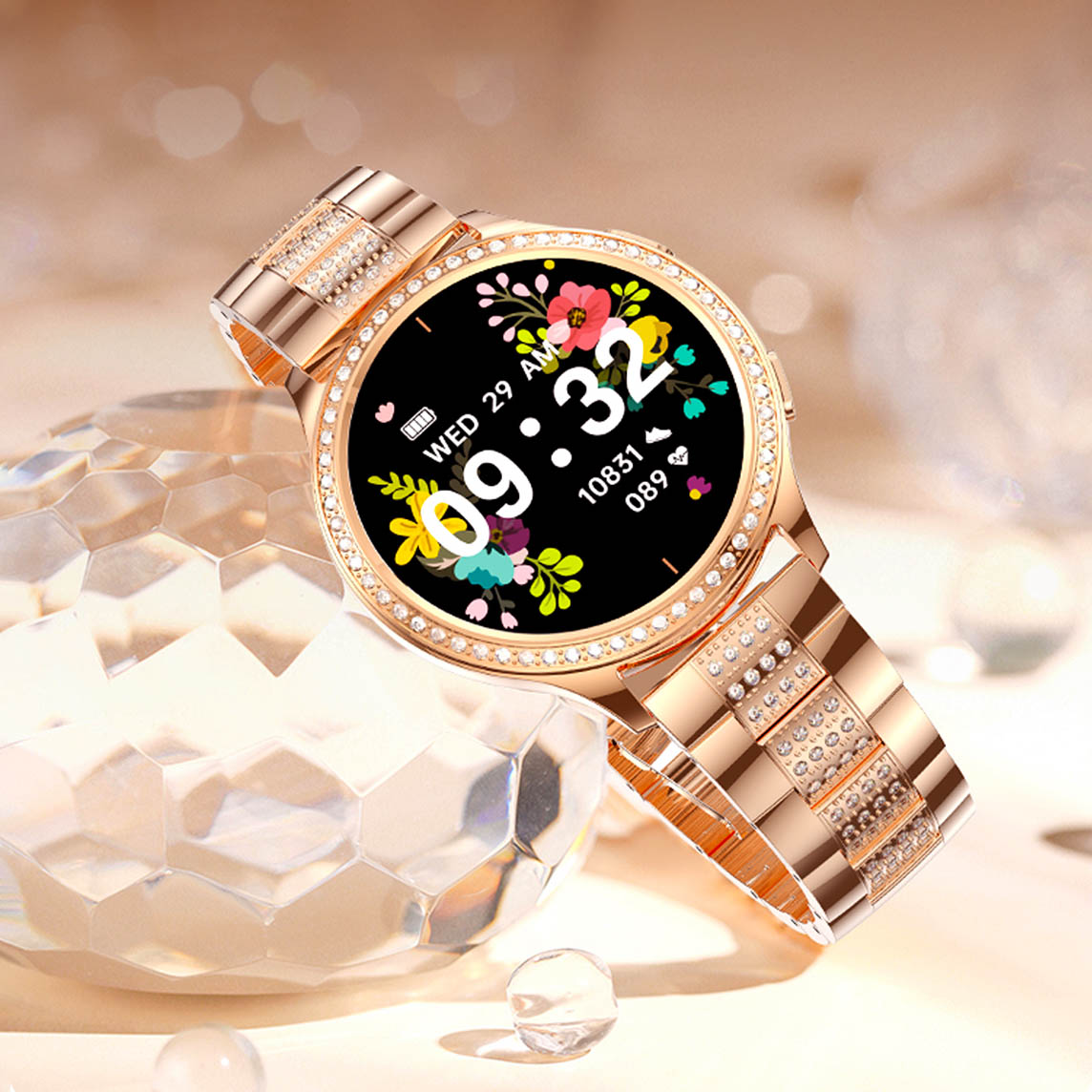 Elegancki złoty smartwatch damski Hagen HC74 z cyrkoniami i kolorowym cyferblatem na lśniącym tle.