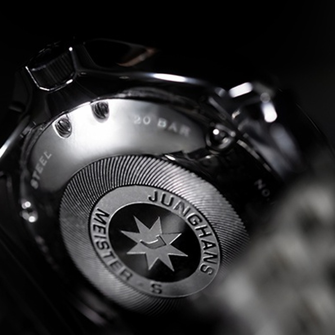 Junghans Meister S Automatic 27/4614.44 od tyłu - stalowy dekiel z gwiazdą Junghansa i napisem 20 bar