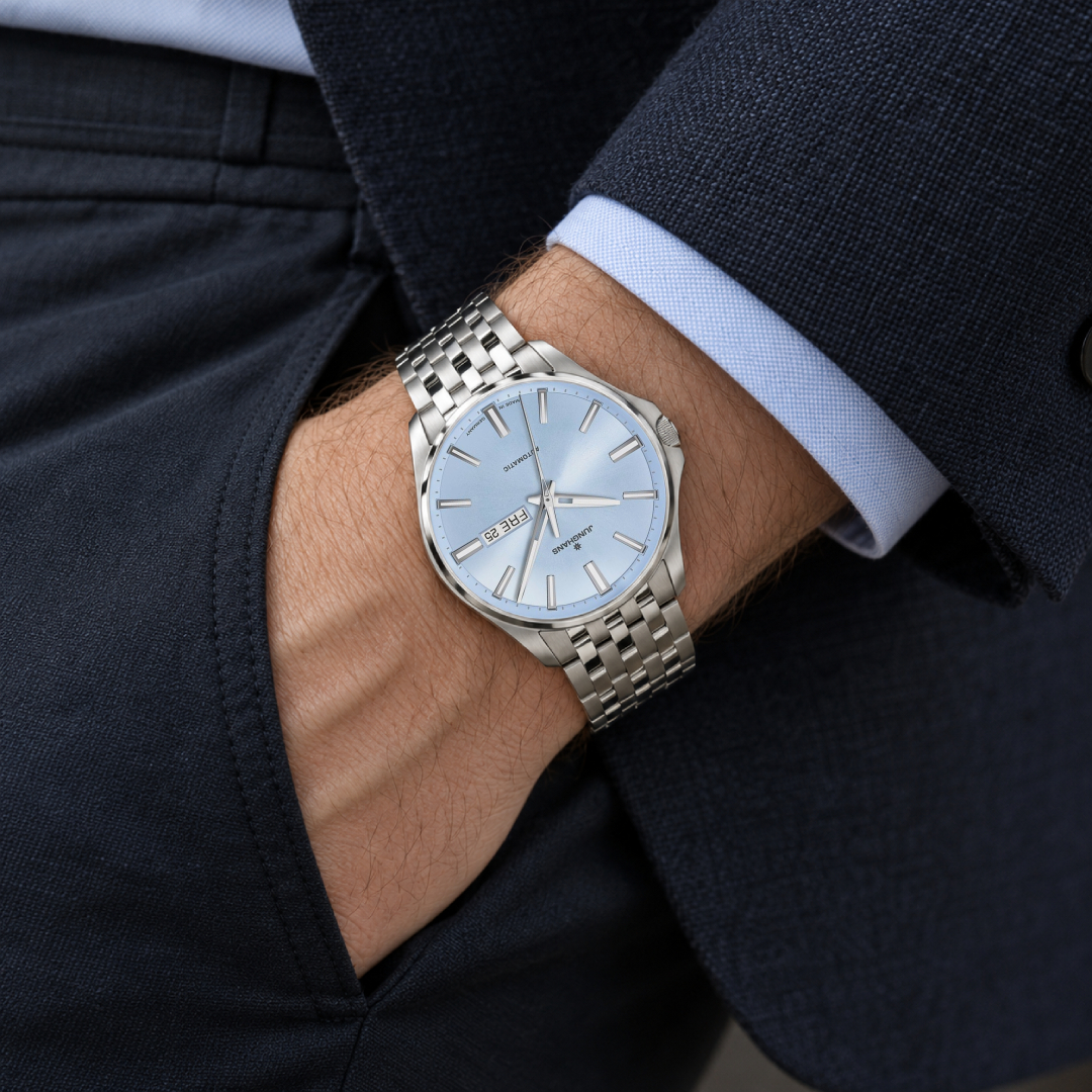 Junghans Meister S Automatic 27/4614.44 na ręku