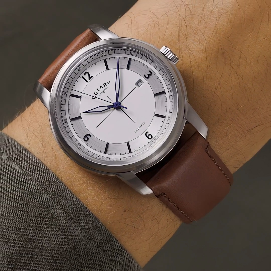 Niebieskie wskazówki zegarka Rotary Field Watch RGS10005/06