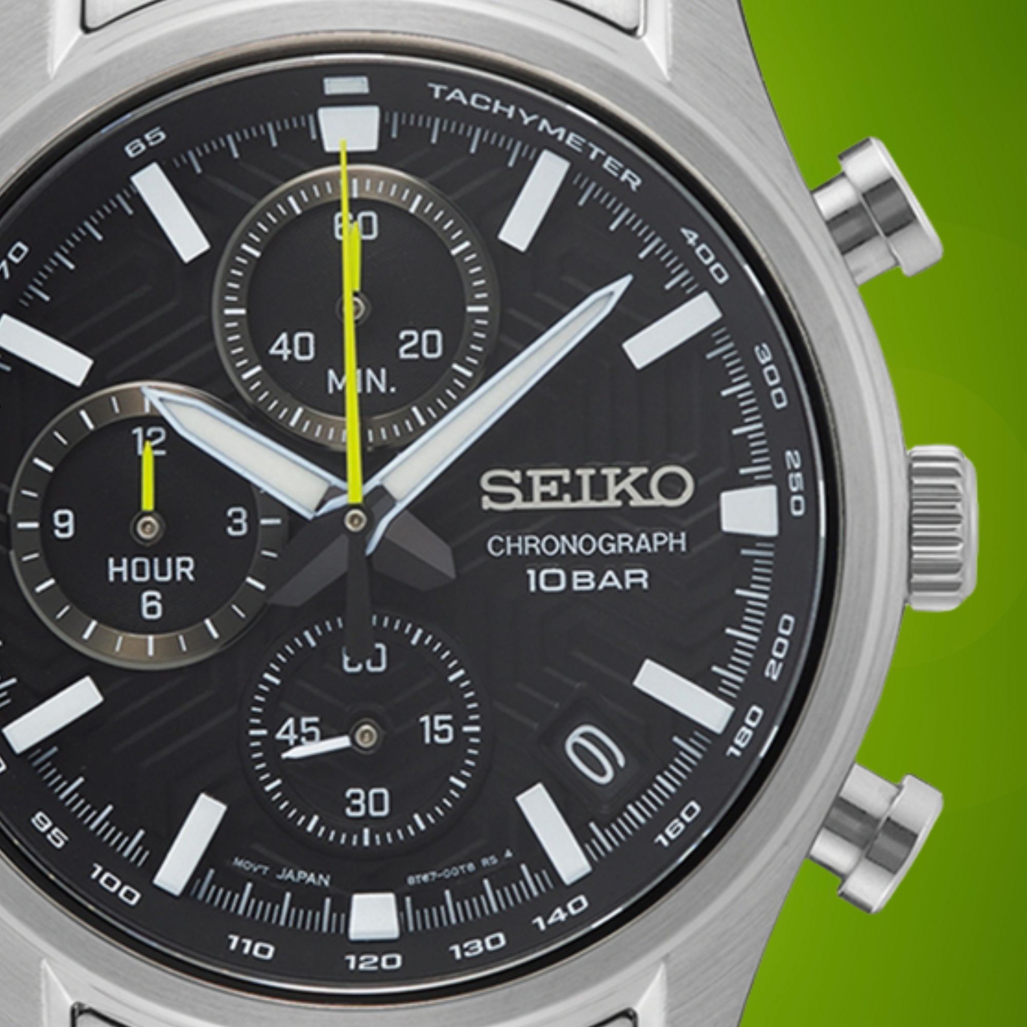 Zegarek Seiko z czarną tarczą z subtarczami chronografu oraz datownikiem w stalowej kopercie