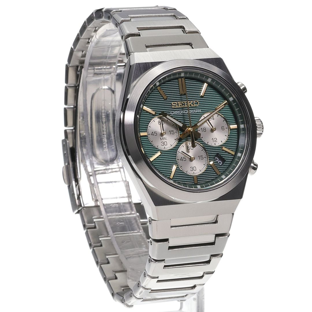 Zegarek Seiko z zieloną tarczą o falistym wzorze ze srebrnymi subtarczami chronografu oraz datownikiem