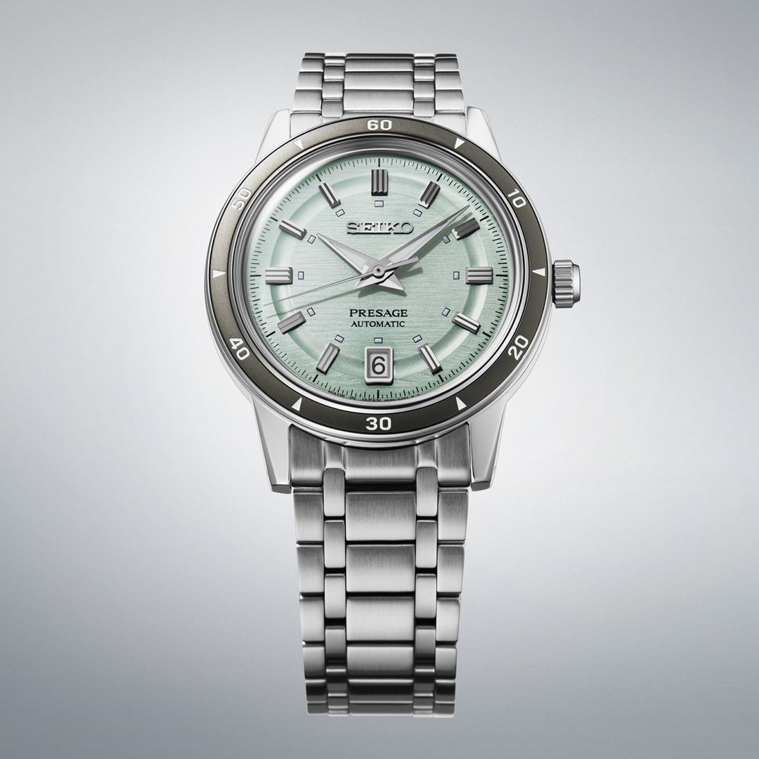 Zegarek Seiko z miętową tarczą w okrągłej kopercie za stali oraz na stalowej bransolecie