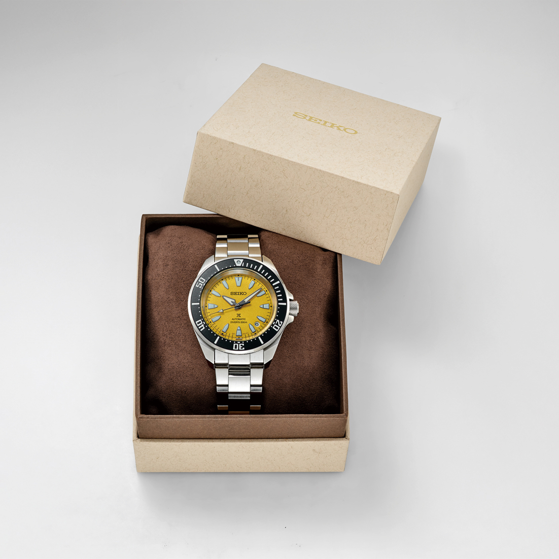 Seiko Prospex Samurai Asia-Pacific Limited Edition z datownikiem w pudełku