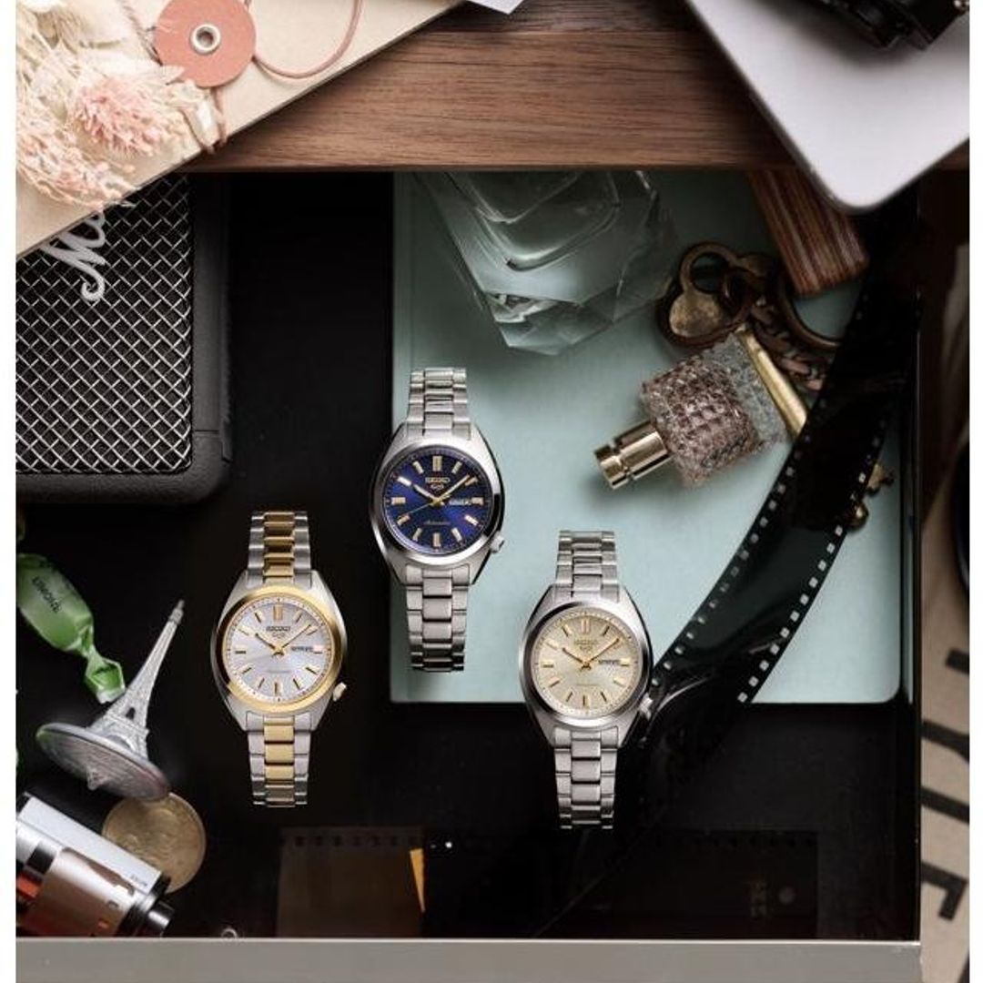 Trzy warianty kolorystyczne zegarka Seiko 5 Sports Automatic SNXS
