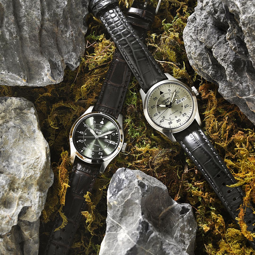 Zegarek Seiko w dwóch wariantach kolorystycznych w stalowej tarczy na skórzanym pasku
