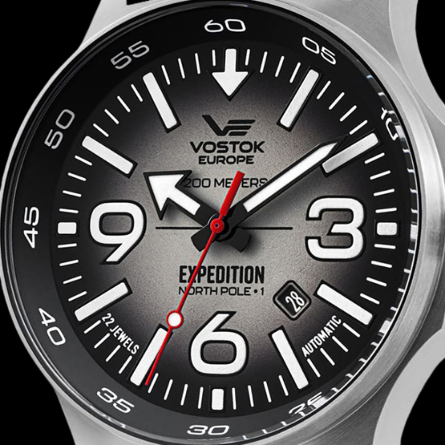 Czytelna tarcza w zegarku Vostok Europe Expedition North Pole 1 Automatic