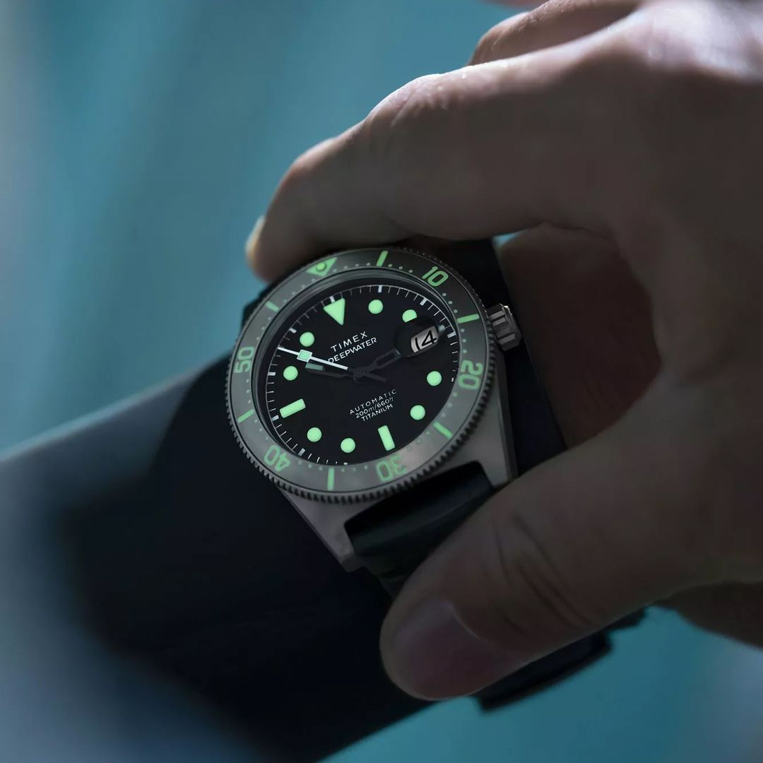 Timex Deepwater Reef 200 Titanium Automatic na nadgarstku