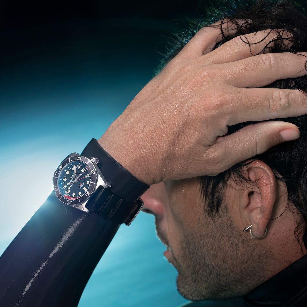 Zegarek Timex Deepwater Reef GMT 40mm na nadgarstku