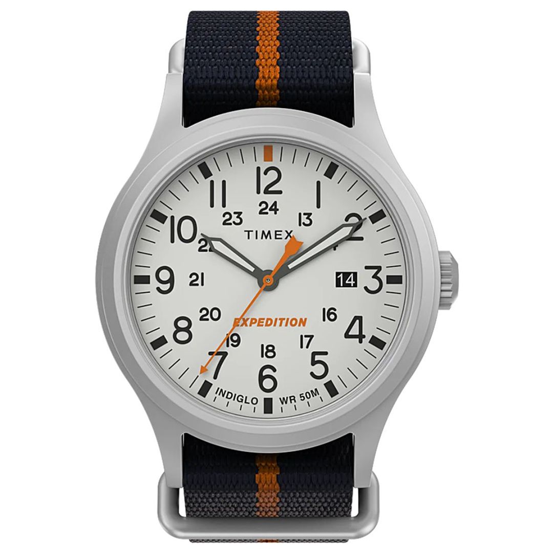 Zegarek Timex z białą tarczą, czarnymi indeksami z cyframi arabskimi oraz datownik i pomarańczowe detale