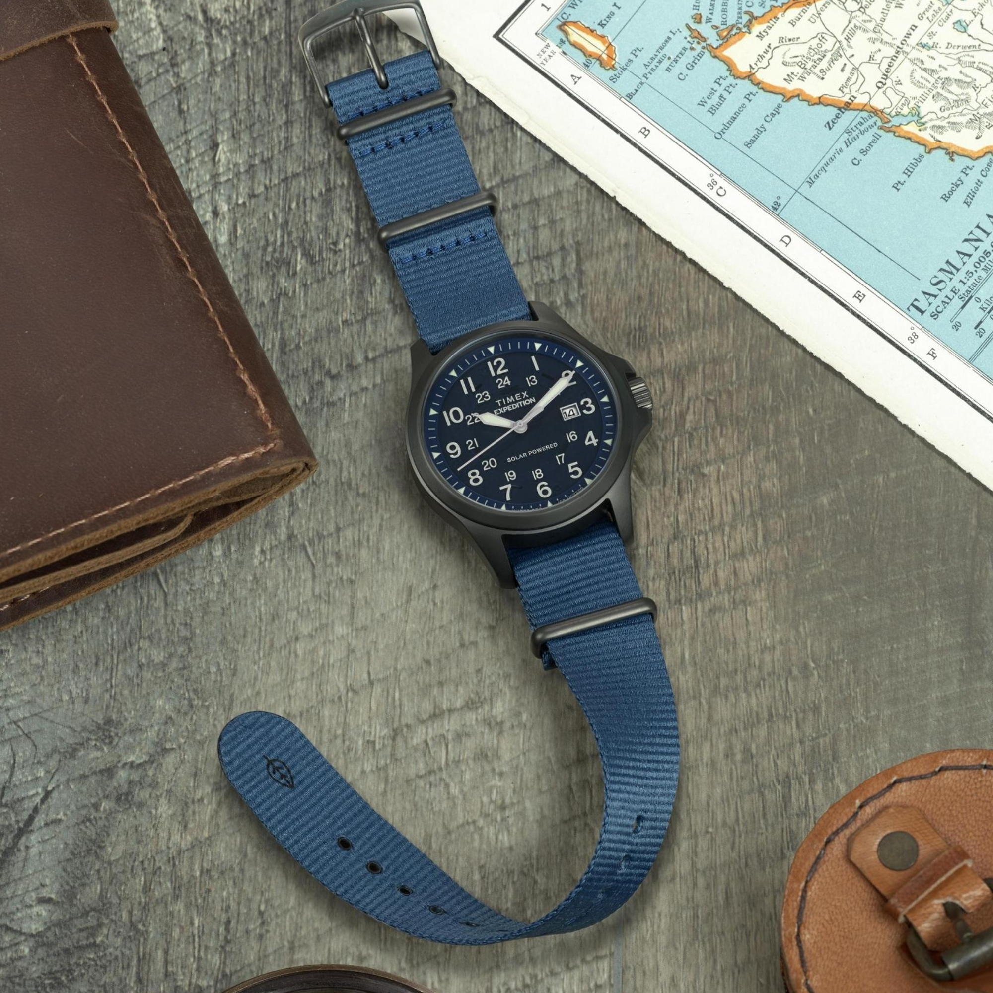 Timex Expedition Field Post Solar TW2Y31700 - solarny zegarek outdoorowy na mapie