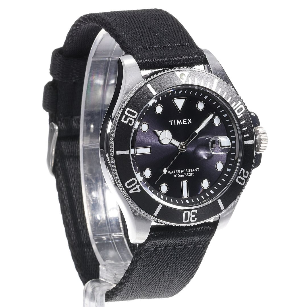 Zegarek męski Timex z czarną tarczą ze szlifem słonecznym, datownikiem i masą luminescencyjną