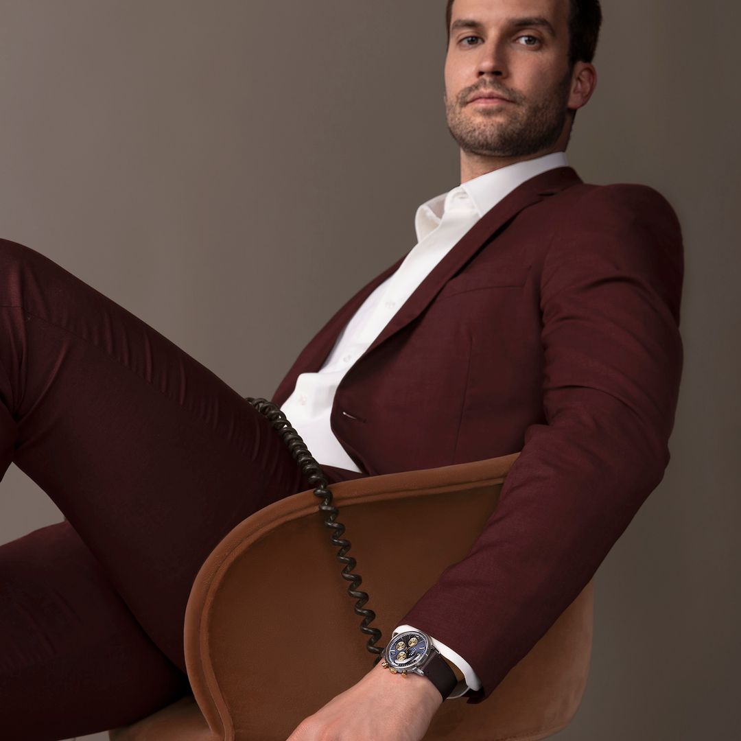 Timex TW2W60400 zegarek z modelem na nadgarstku w stylu vintage