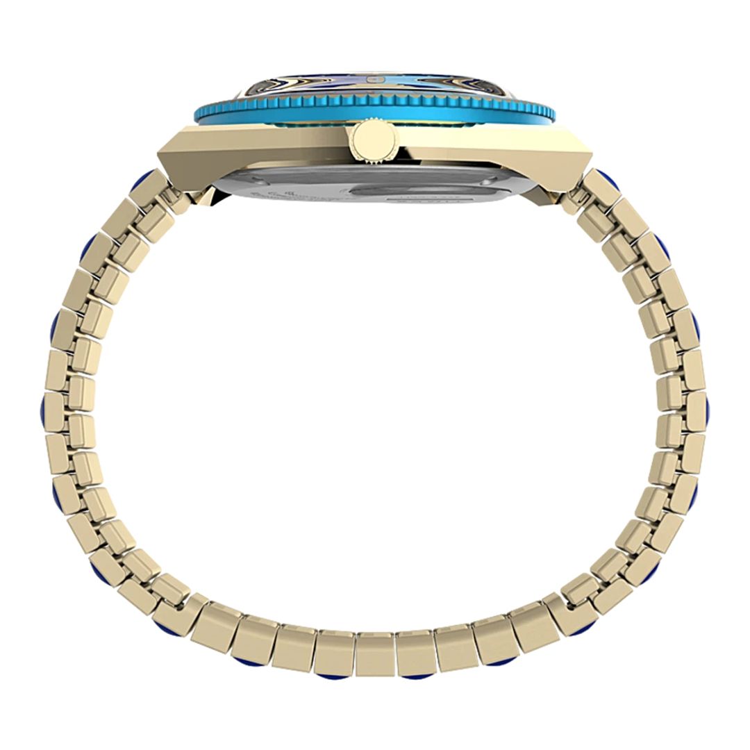 Bok zegarek Timex z zaokrągloną kopertą ze szkłem sferycznym obraz bransoletą Perfect Fit w złotym kolorze