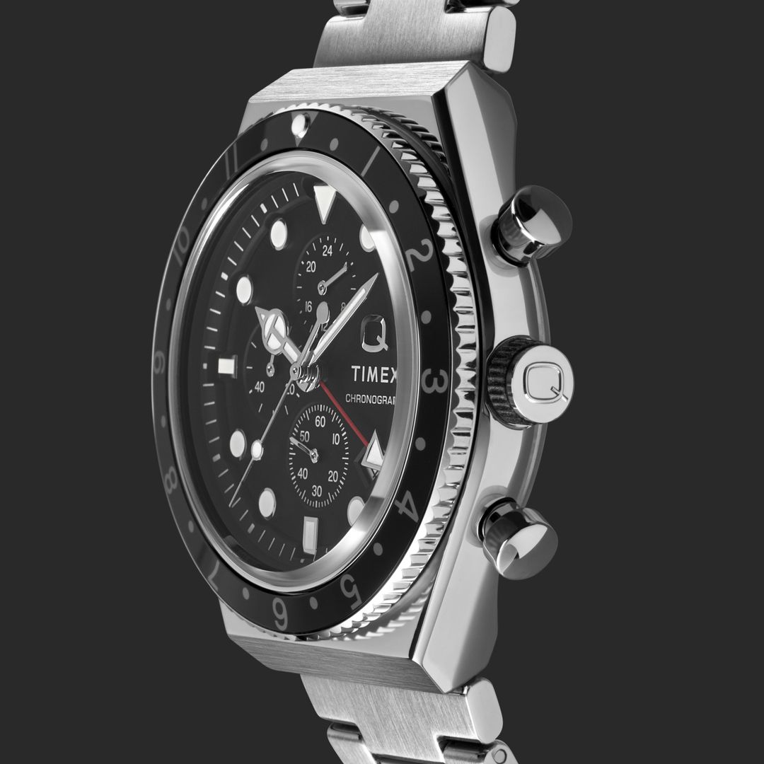 Zegarek Timex z czarną tarczą z subtarczami w stalowej kopercie z czarnym bezelem