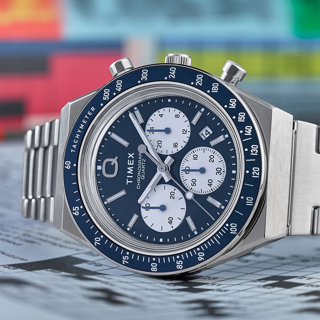 Zegarek męski Timex z granatową tarczą, białymi subtarczami oraz datownikiem w stalowej kopercie