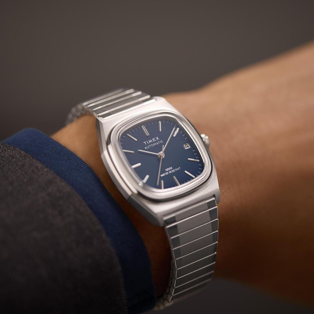 Zegarek Timex E-Line TW2Y07400 na nadgarstku