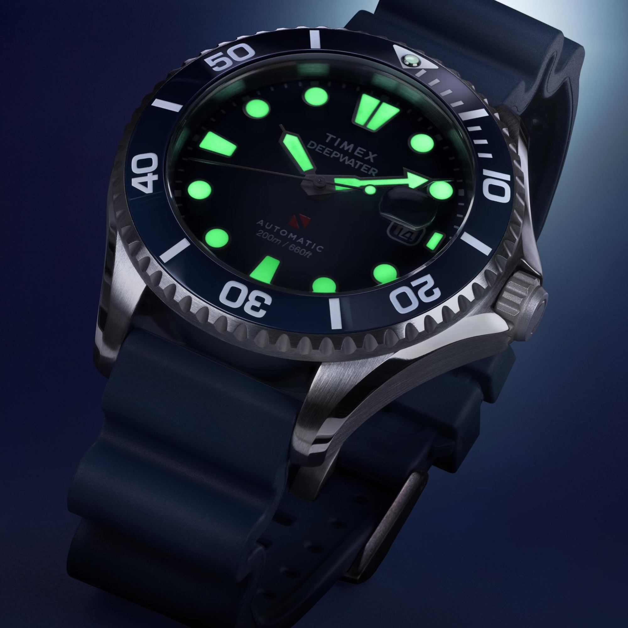 Zegarek Timex Deepwater Meridian 200 Automatic TW2Y39900 w ciemności