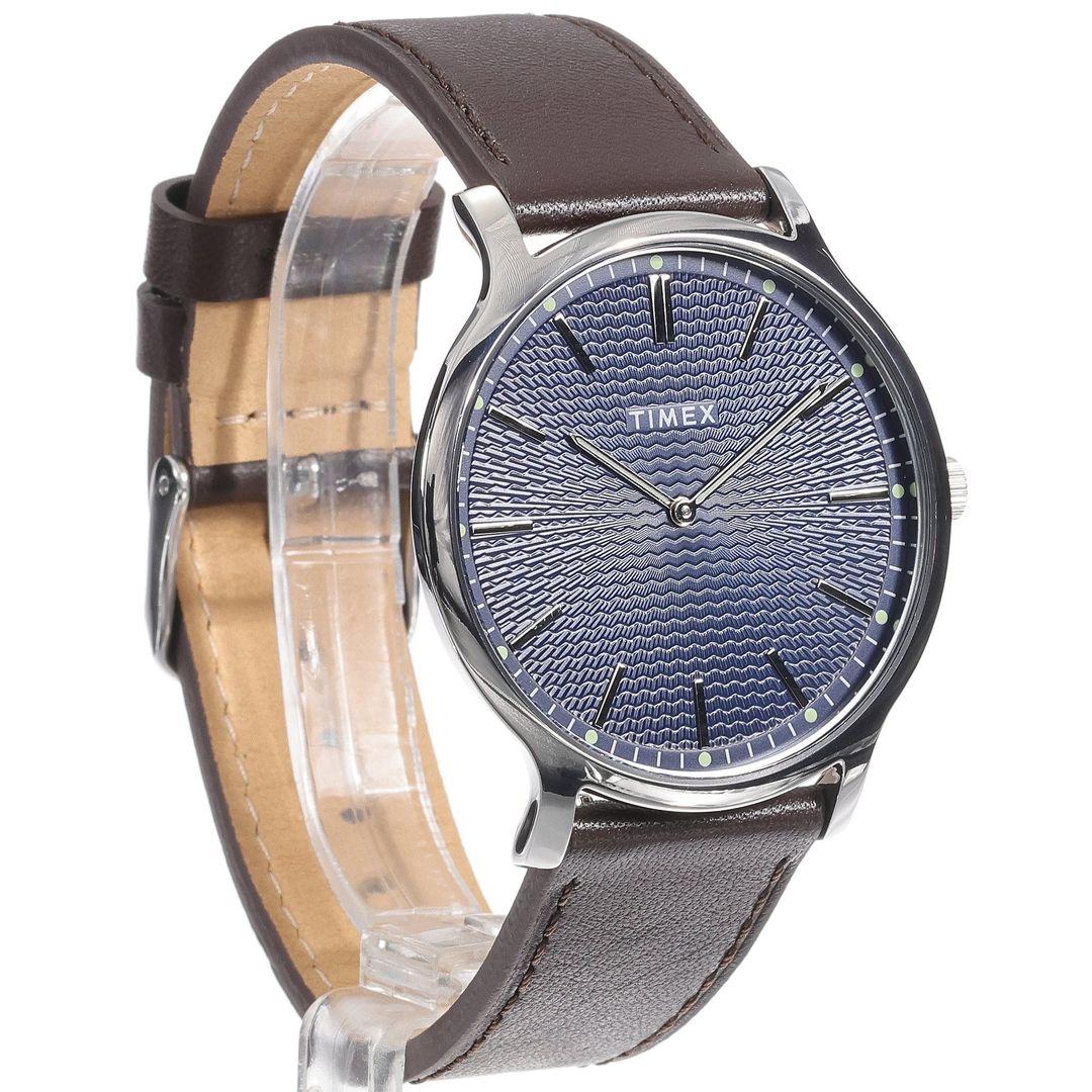 Zegarek męski Timex z dużą, okrągłą kopertą na skórzanym, brązowym pasku zapinanym na sprzączkę