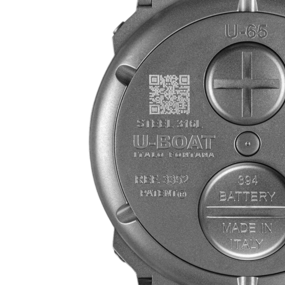 Zegarek męski U-Boat ze stalowym, zakręcanym deklem w stalowej kopercie o srebrnym kolorze