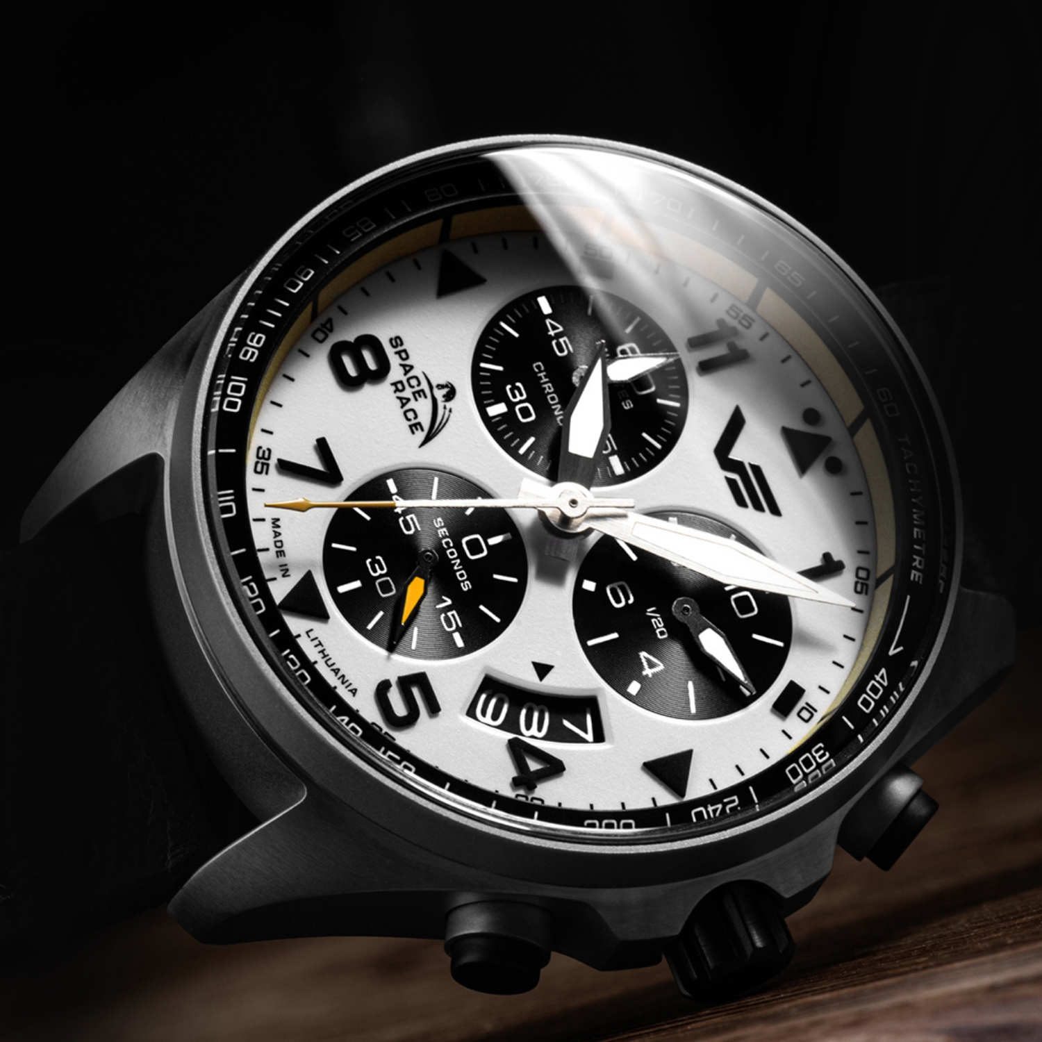 Zegarek Vostok Europe Space Race White Chrono 6S30-325A743B z tarczą inspirowaną lotnictwem