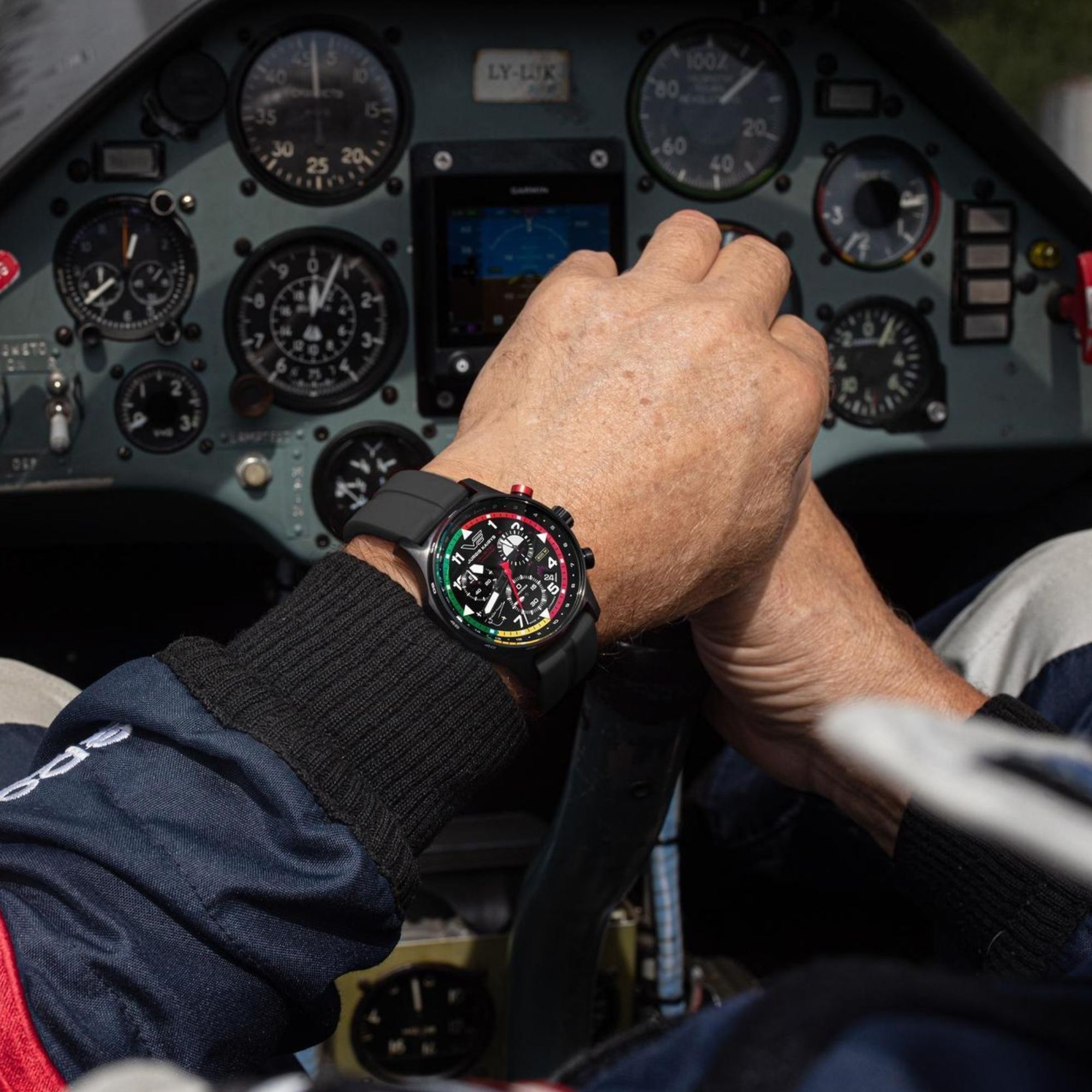 Zegarek Vostok Europe Expedition Chronograph Quartz 43mm Jurgis Kairys 2025 VK68 592C775 na męskim nadgarstku