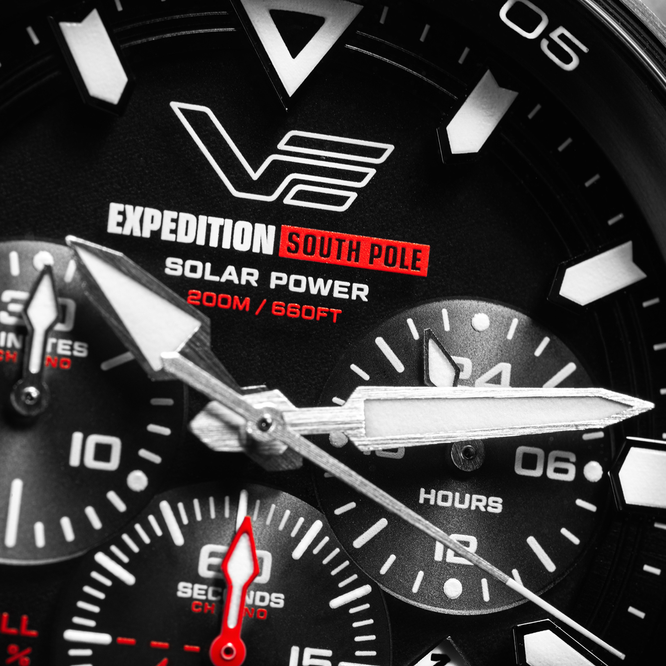 Tarcza czarna w zegarku Vostok Europe Expedition South Pole Solar Chrono VR42-592A761
