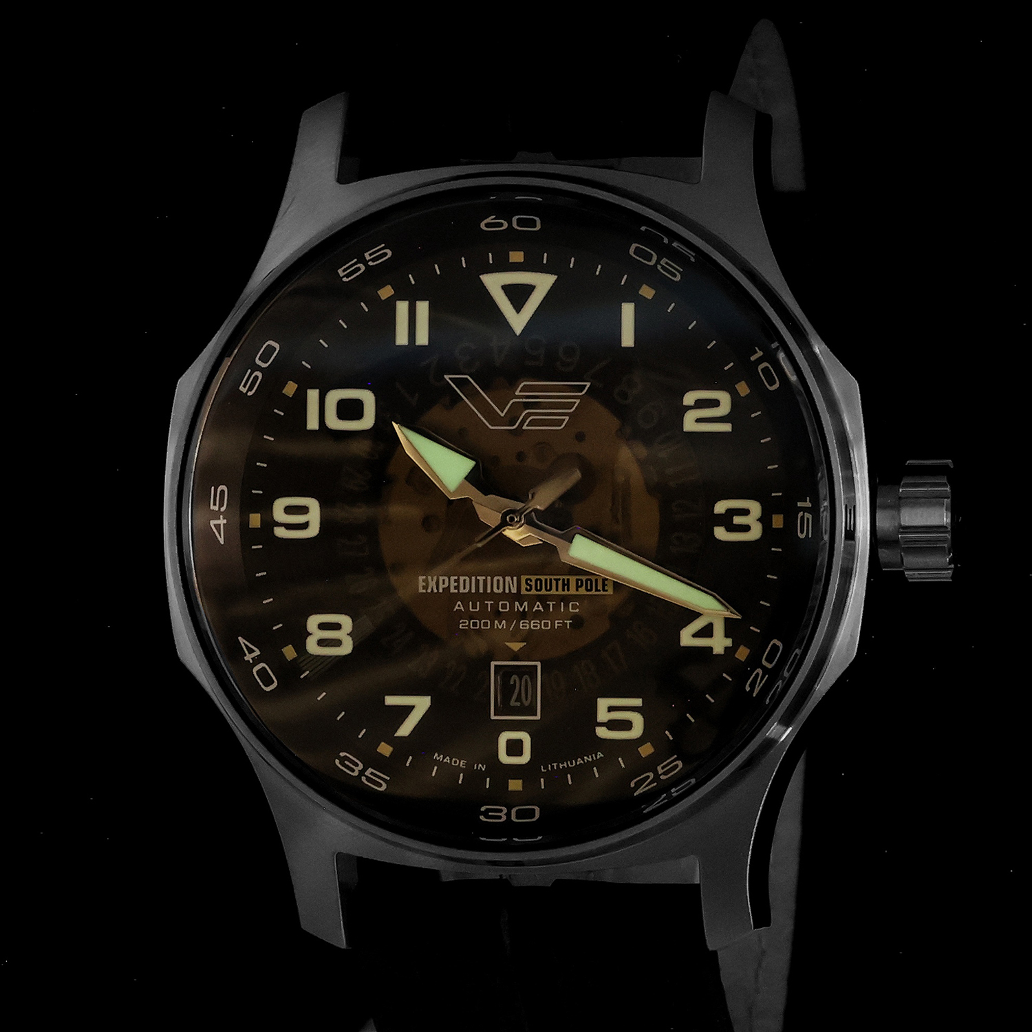 Utwardzane szkło mineralne K1 w zegarku Vostok Europe Expedition South Pole Automatic YN55-592A758SWL  