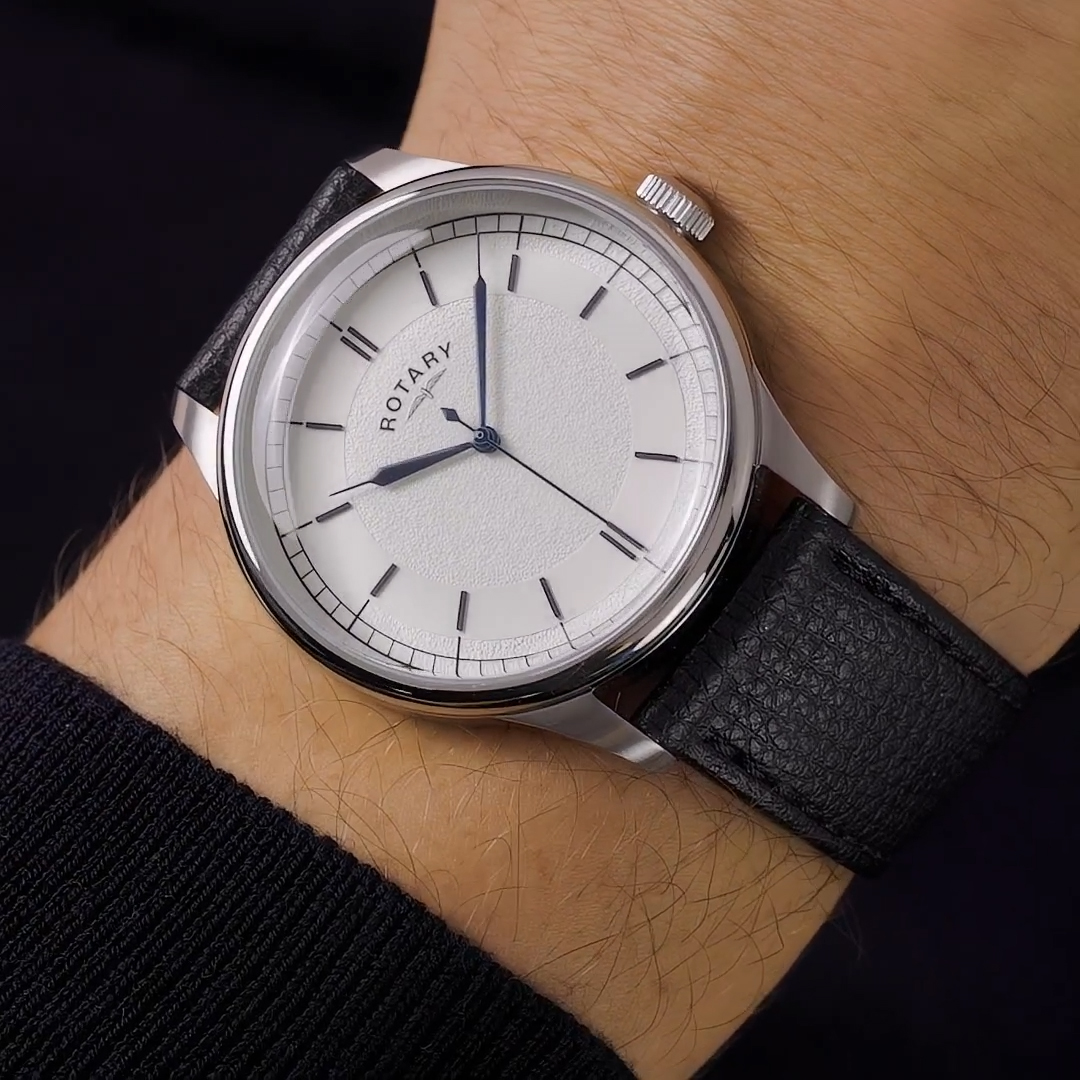 Wypukłe szkło mineralne zegarka Rotary Heritage GS05980/06 w stylu vintage