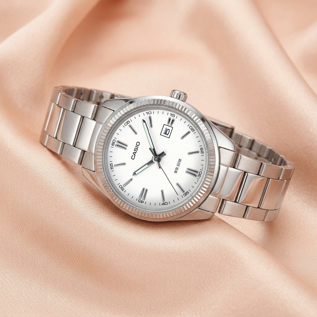 Zegarek Casio Timeless damski na różowym materiale