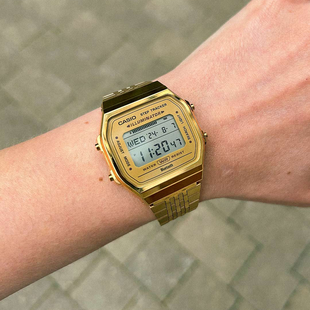 Zegarek Casio z Bluetooth w złotej wersji Vintage