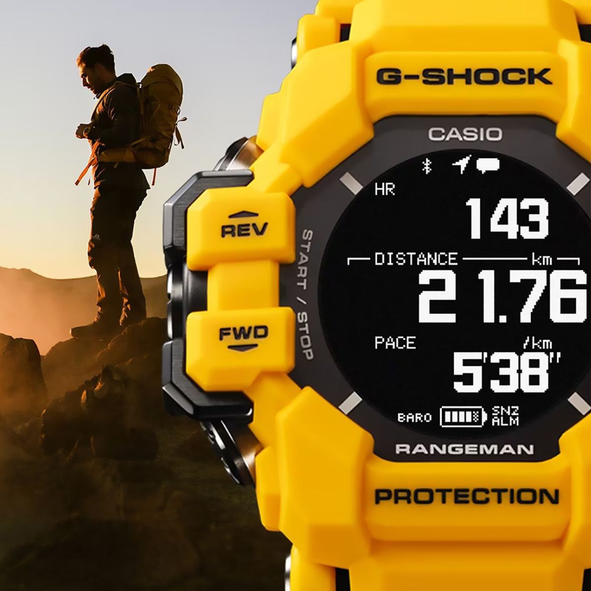 Pomarańczowy zegarek solarny G-SHOCK Bluetooth z widocznymi statystykami aktywności