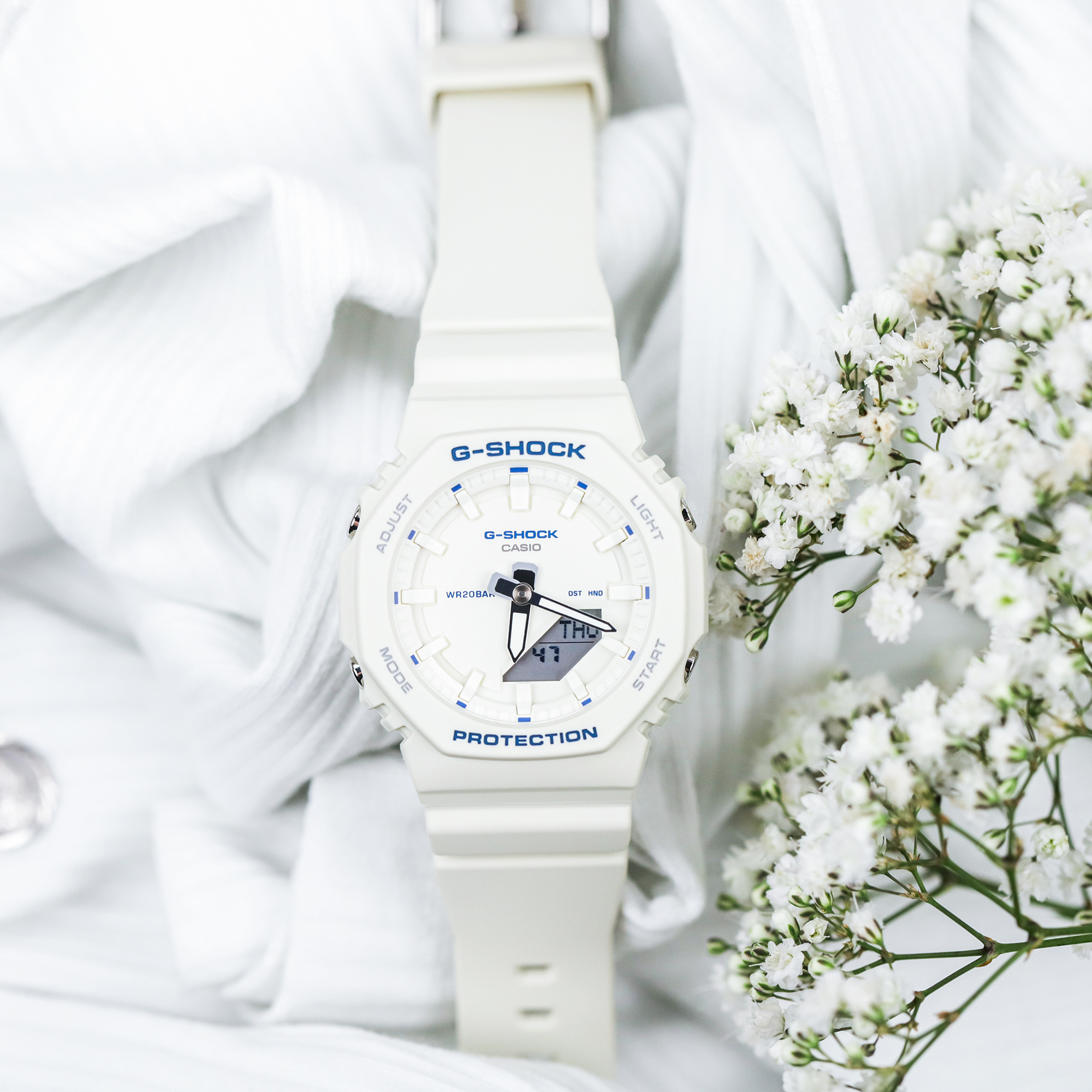 Zegarek biały G-Shock na komunię