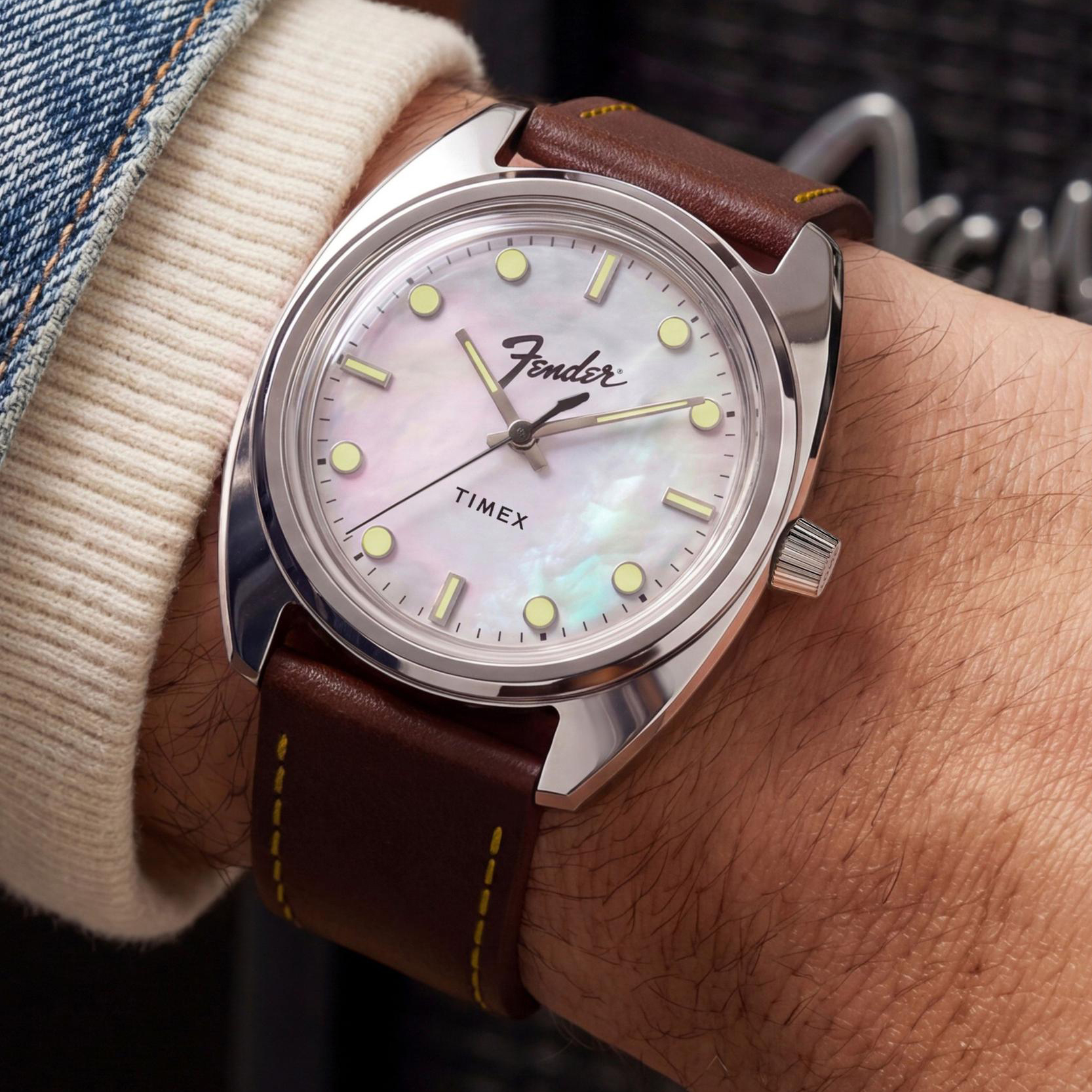 Zegarek Timex Fender x Timex Anniversary Edition TW6A14700 na męskim nadgarstku