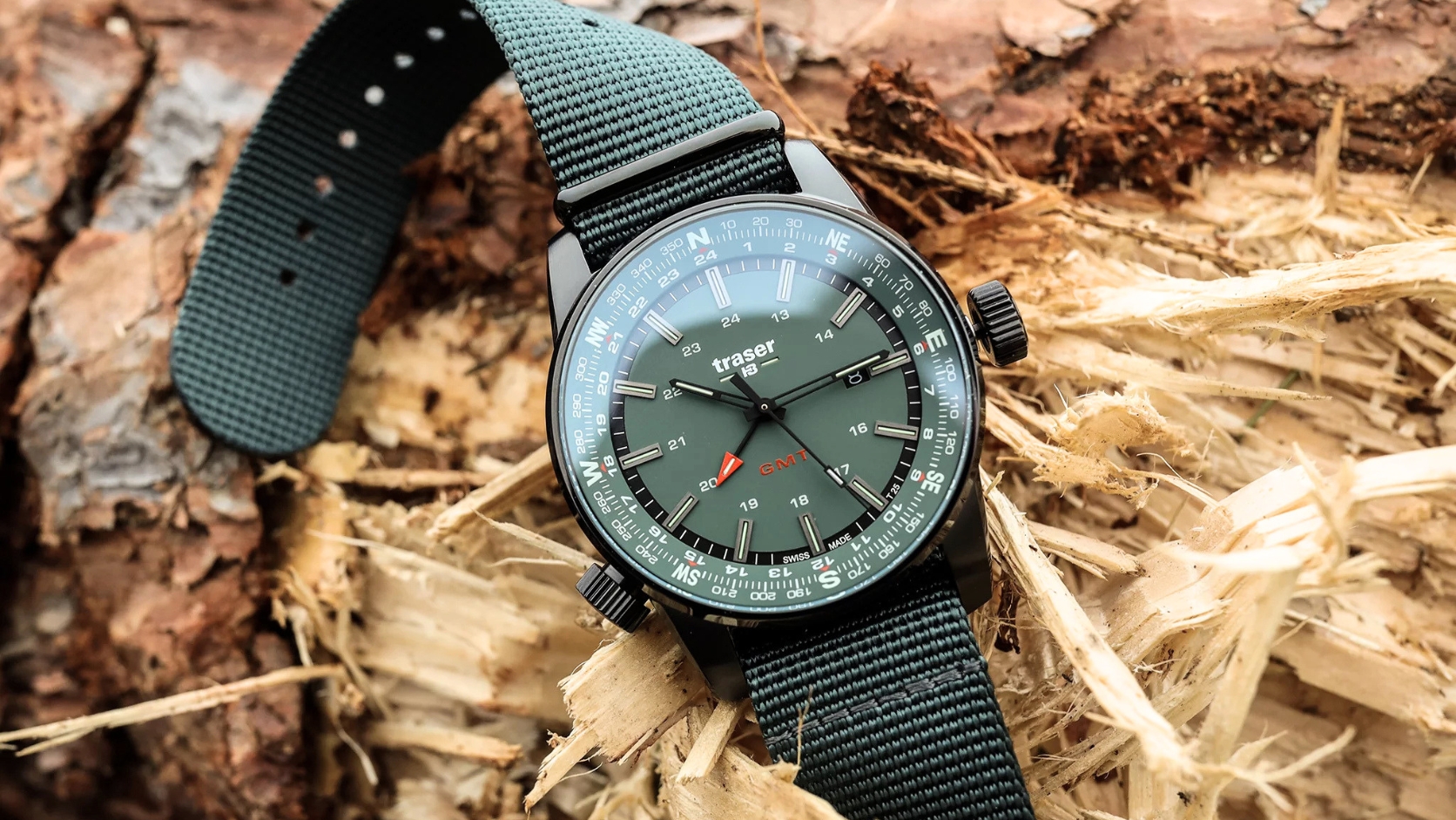 Zegarek Traser P68 Pathfinder GMT TS-109035 na pasku typu NATO
