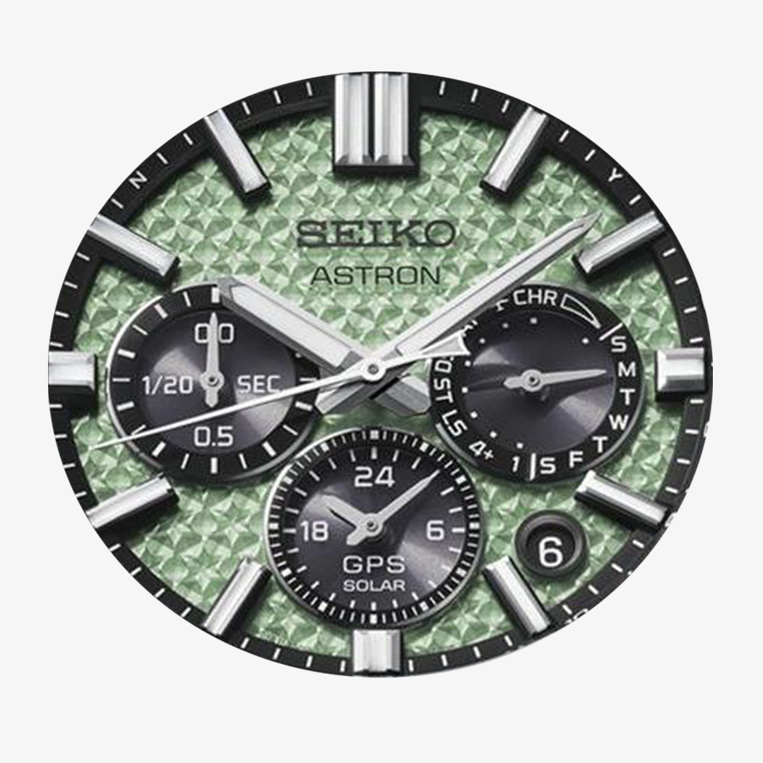 Zielona tarcza zegarka Seiko Astron GPS Solar Dual-Time Chronograph HAB005J1