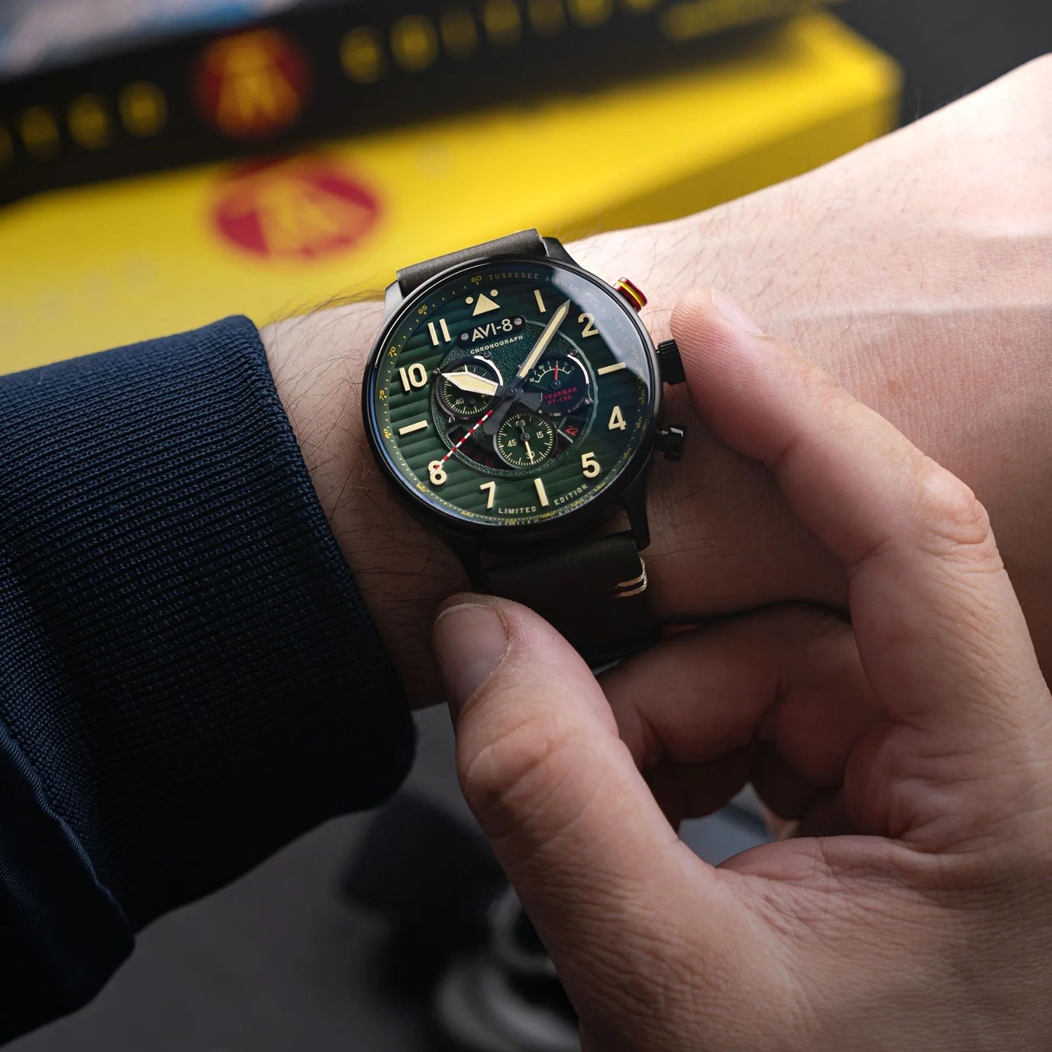 AVI-8 AV-4109-04 SPIRIT OF TUSKEGEE CHRONOGRAPH LIMITED EDITION zegarek Flyboy - miniatura 9